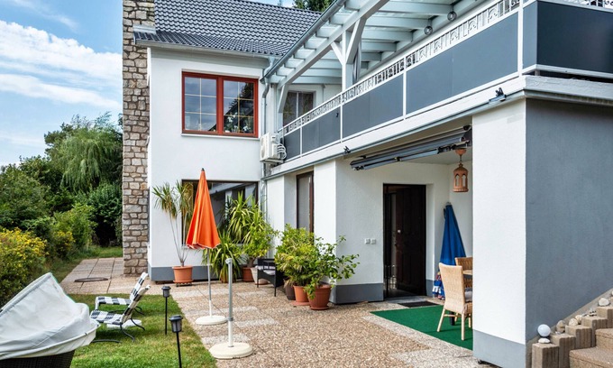 Schillingsfuerst Apartment | Apartment 'Brenda' with Private Terrace, Private Garden and Wi-Fi