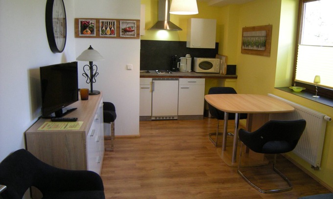 Dipperz Apartment | Apartment 'Bungalow 47 basement' with Private Terrace and free Wi-Fi