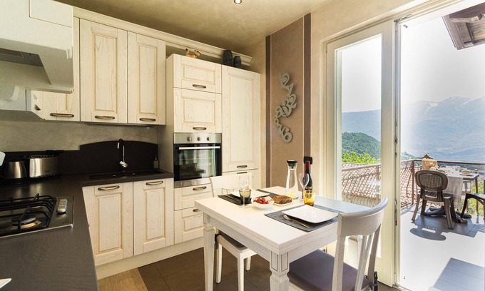 Vesio Apartment | Apartment 'Casa Stella' with Lake View, Private Terrace and Wi-Fi