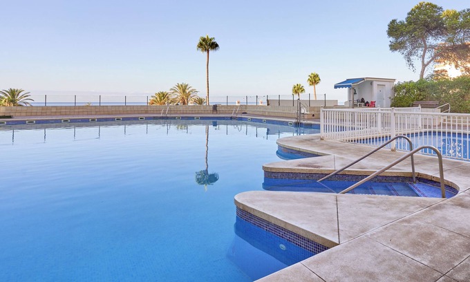 Torrox Costa Apartment | Apartment 'Calm Bungalow' with Shared Pool, Wi-Fi and Air Conditioning