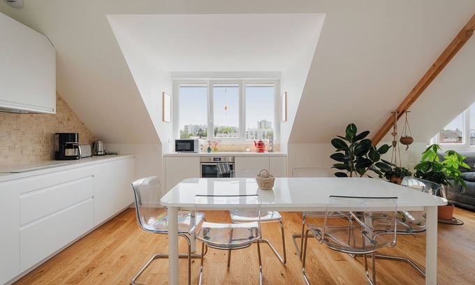 Cimetiere de l'Est Apartment | Apartment 'Calme Proche Centre Ville' with Wi-Fi
