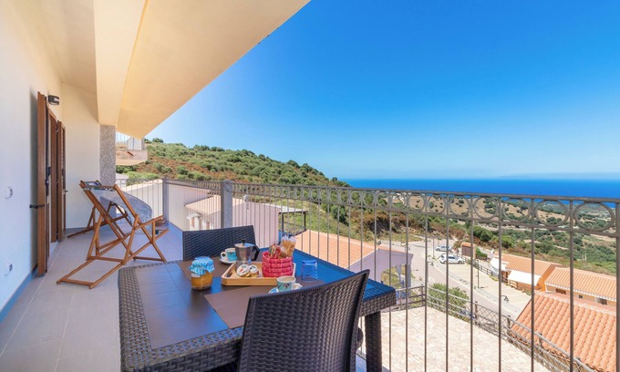 Trinita d'Agultu Apartment | Apartment Carolina House Near the Beach with Sea View, A/C, Wi-Fi, Terrace & Balcony