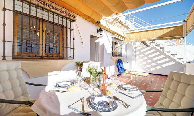 Chipiona Apartment | Apartment 'Caracola' with Private Terrace, Wi-Fi and Air Conditioning