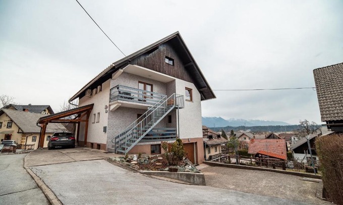 Radovljica Apartment | Apartment Carmen