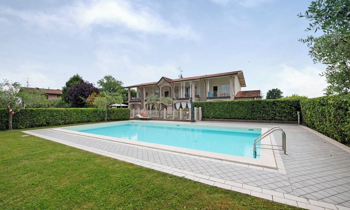 Crociale Apartment | Apartment 'Casa Delle Rondini' with Mountain View, Shared Pool and Wi-Fi