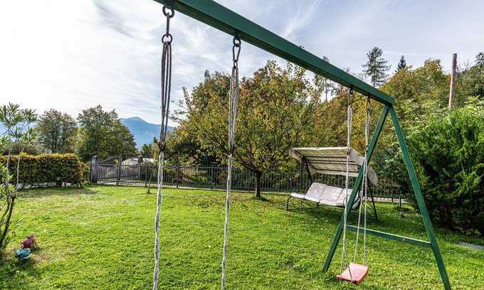 Susa Apartment | Apartment Casa Relax. Garden with Lake View and Wi-Fi – Pets Allowed