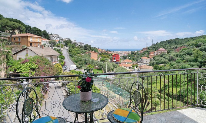 Alassio Apartment | Apartment 'Casa Betty' with Sea View, Wi-Fi and Air Conditioning