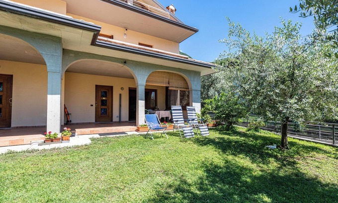 Marone Apartment | Apartment 'Casa Caterina' with Lake View, Garden & Wi-Fi