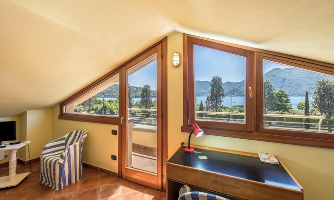 Marone Apartment | Apartment 'Casa Caterina Mansarda' with Lake View, Garden & Wi-Fi