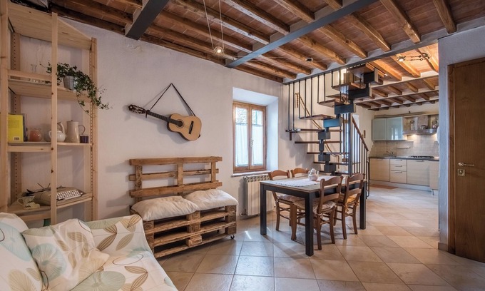 Chiusdino Apartment | Apartment "Casa di Franca a San Galgano" in Historical Centre