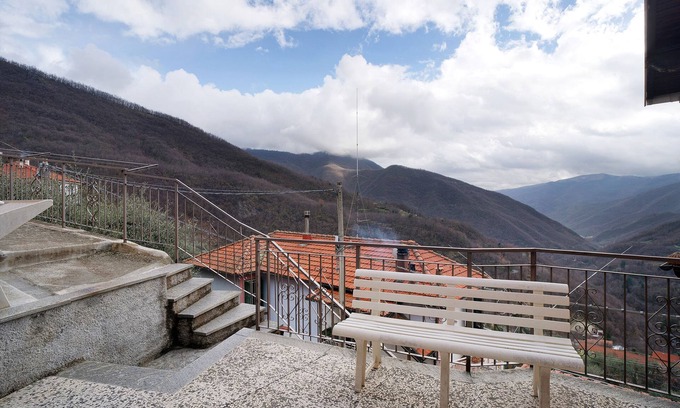 Armo Apartment | Apartment 'Casa Di Nonno Pietro' with Mountain View, Private Terrace and Balcony