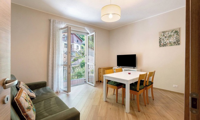 Laveno Apartment | Apartment 'Casa Làrisa Lago Maggiore' with Mountain View, Balcony and Wi-Fi