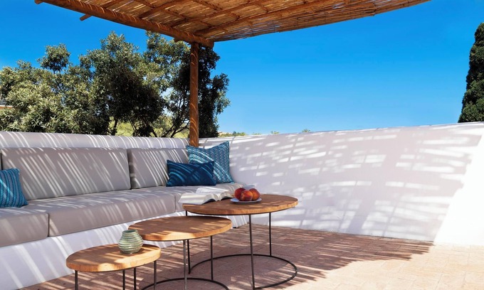 San Pantaleo Apartment | Apartment Casa Le Rocce San Pantaleo with Pool, Terrace & Wi-Fi