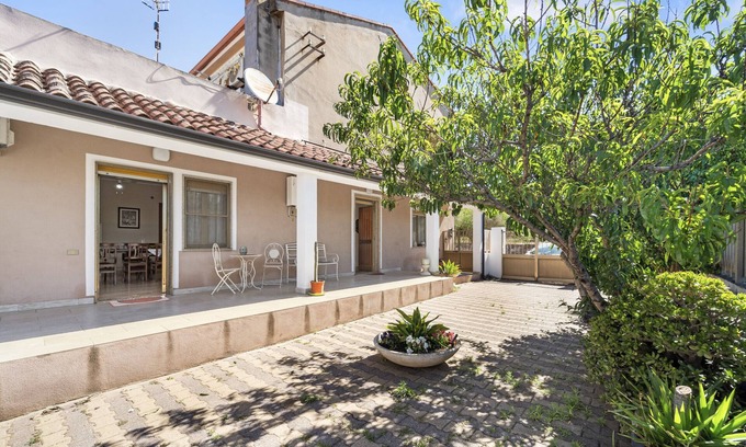 Carbonia Apartment | Apartment 'Casa Regina' with Private Terrace, Wi-Fi and Air Conditioning