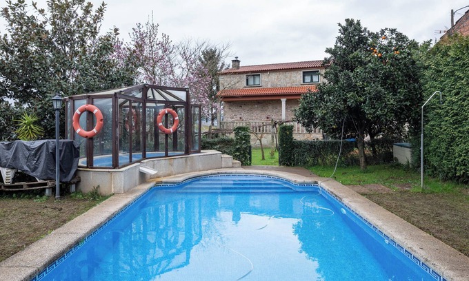 Barro Apartment | Apartment 'Casa Rural Os Carballos' with Private Pool, Wi-Fi and Air Conditioning