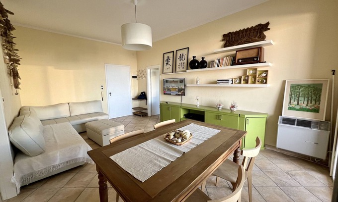 Pinarella Apartment | Apartment 'Casa Vacanze Cervia' with Private Terrace, Wi-Fi and Air Conditioning