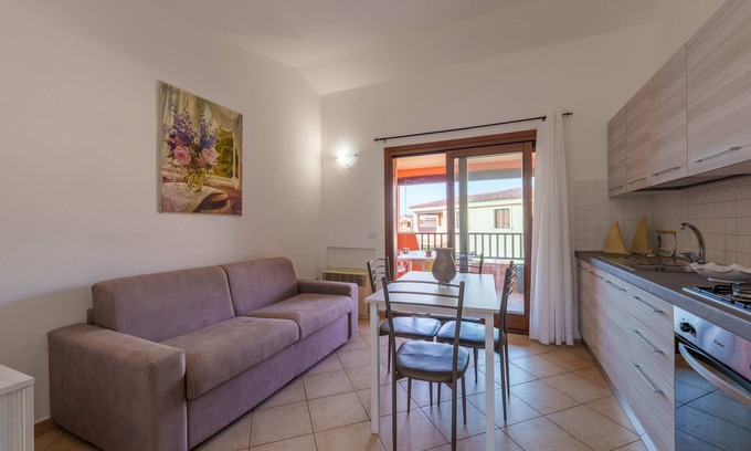 Murta Maria Apartment | Apartment 'Casa Vacanze Susino' with Shared Pool, Private Terrace and Air Conditioning