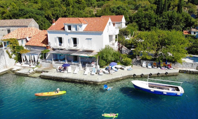 Zaton Apartment | Apartment Cecilija - waterfront with sunbeds