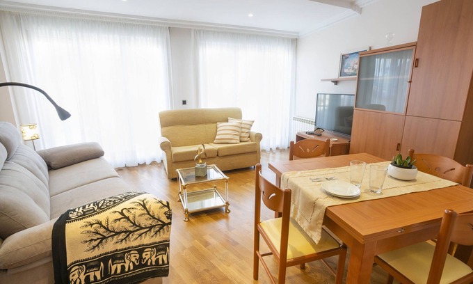 Isla de Arosa Apartment | Apartment Center 2 Ports