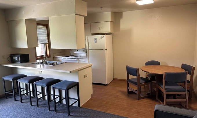 Plymouth Apartment | Apartment Centrally Located