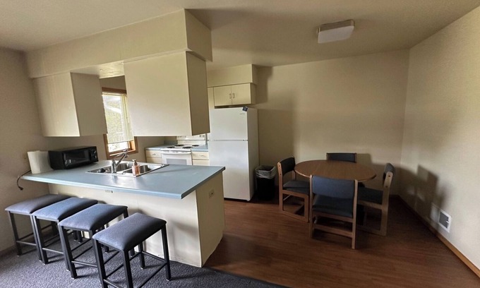 Plymouth Apartment | Apartment Centrally Located