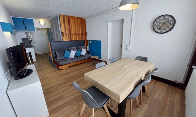 Chamrousse Apartment | Apartment Chamrousse1750 45m² 6/7 people, at the foot of the slopes and the resort center
