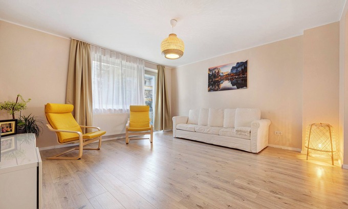Vahrenwald Apartment | Apartment 'Charmante Wohnung' with Balcony and Wi-Fi