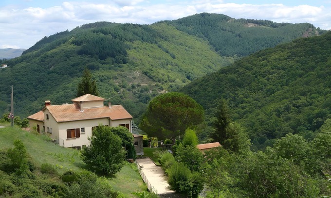 Juvinas Apartment | Apartment 'Chataigniers' with Mountain View, Private Pool and Wi-Fi