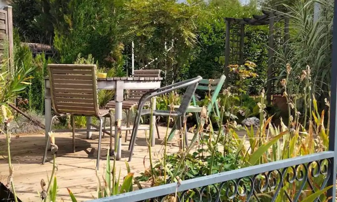 Bourges Apartment | Apartment "Chez Gaston" with Garden