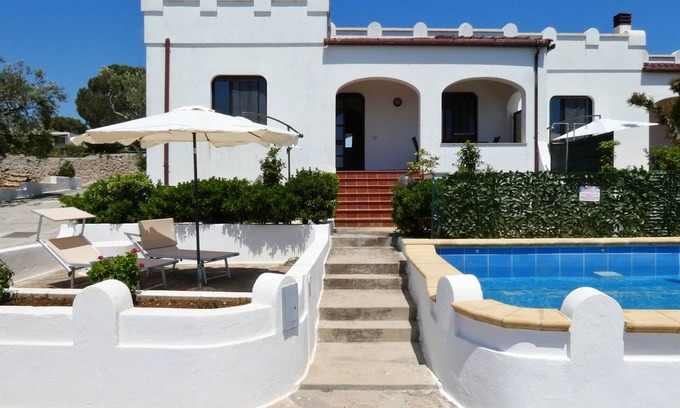 Marina San Gregorio Apartment | Apartment 'Chiara' with Sea View, Wi-Fi and Air Conditioning