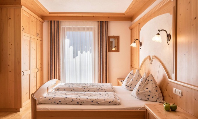 La Valle Apartment | Apartment Ciasa Raut App Santa Berbura with Mountain View, Balcony & Wi-Fi