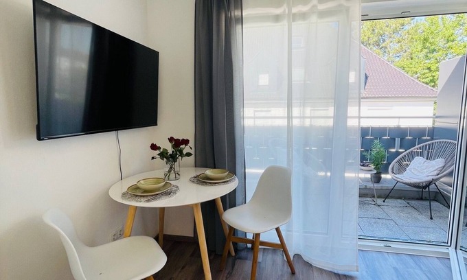 Oberhausen-Nord Condo | Apartment close to the center with balcony | Netflix | Smart TV