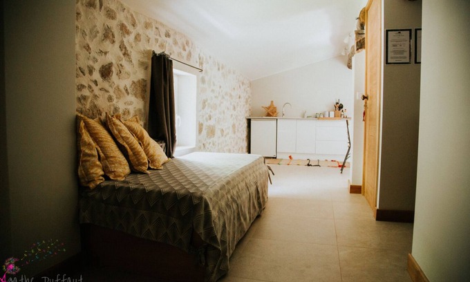 Saint-Jeannet Apartment | Apartment-Comfort-Ensuite-Garden view
