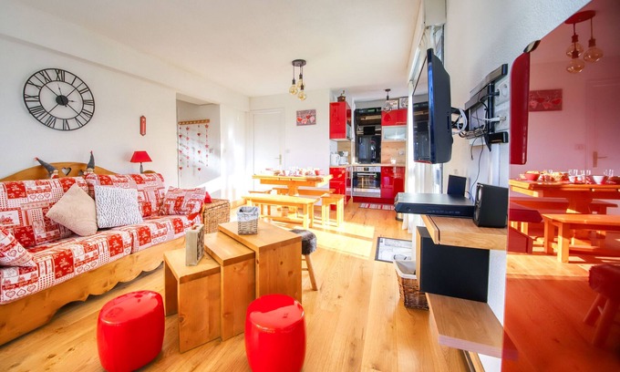 Le Praz de Lys Apartment | Apartment 'Comte Rouge' with Mountain View, Private Terrace and Air Conditioning