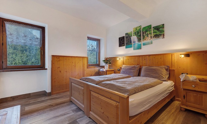 Ala Apartment | Apartment 'Con La Testa Fra Le Nuvole' with Mountain View, Shared Terrace and Wi-Fi