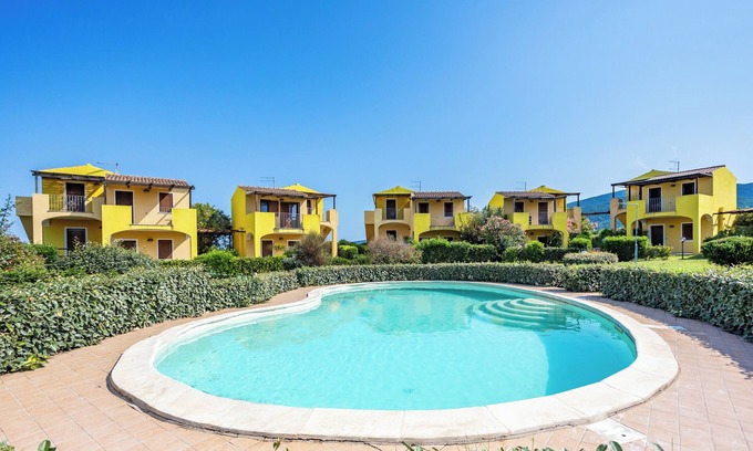 Viddalba Apartment | Apartment "Corbezzolo" with Pool View, Shared Pool & A/C