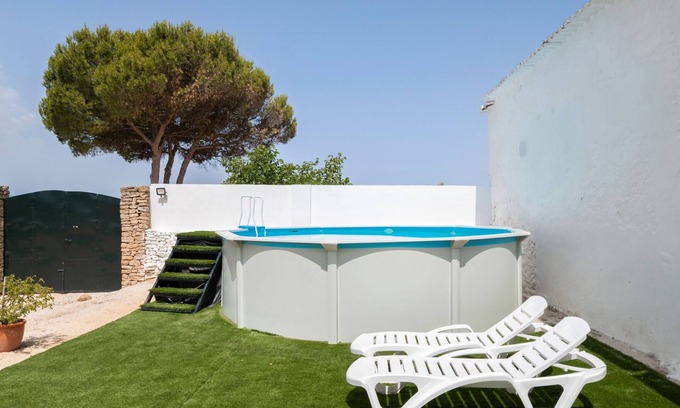 Setenil de las Bodegas House | Apartment 'Cortijo El Polear' with Mountain View, Private Pool and Wi-Fi