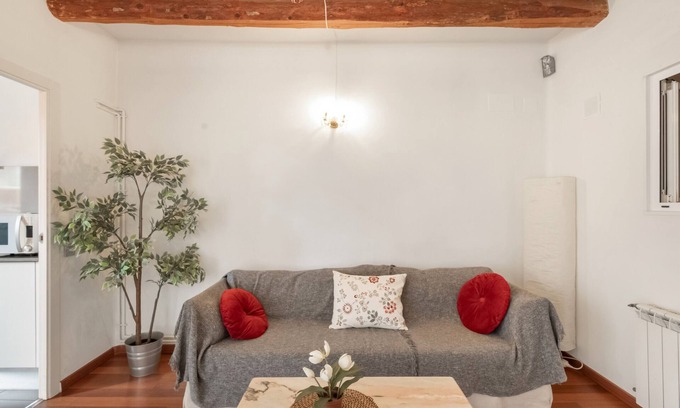 Passeig i Rodalia Apartment | Apartment 'Cozy Centre Manresa' with Private Terrace, Wi-Fi and Air Conditioning
