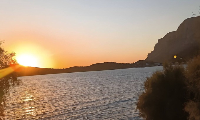 Mirties Apartment | Apartment 'D E D' with Sea View, Private Terrace and Wi-Fi