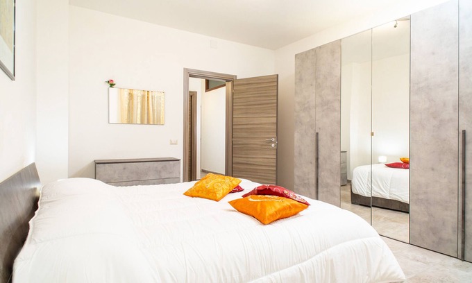 Randazzo Apartment | Apartment "Da Nonna Lina - Aaron" with Balconies & Terrace