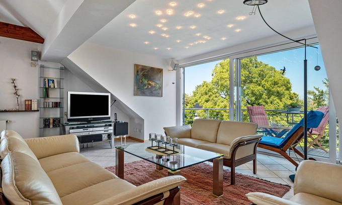 Hagenburg Apartment | Apartment 'Dachstübchen' with Balcony