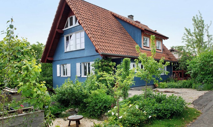 Pfullendorf Apartment | Apartment 'Das Blaue Haus' with Shared Garden and Wi-Fi