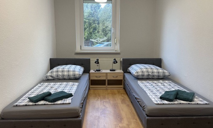 Finsterwalde Apartment | Apartment 'Das Grüne Haus' with Shared Terrace and Shared Garden