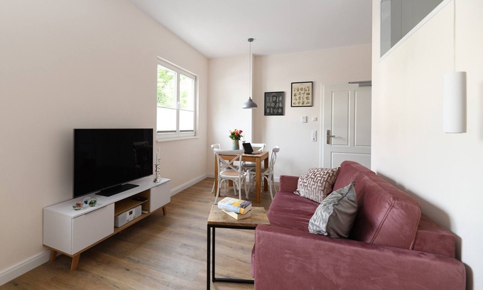 Heppenheim Apartment | Apartment 'Das Schiefe Haus Whg Starkenburg' with Wi-Fi
