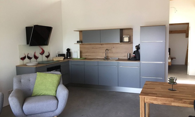 Freiburg im Breisgau Apartment | Apartment '2 Spätburgunder' with Balcony and Wi-Fi