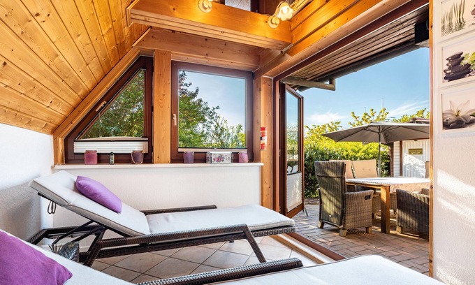 Hollern House | Apartment 'Arosa' with Private Terrace, Private Garden and Wi-Fi