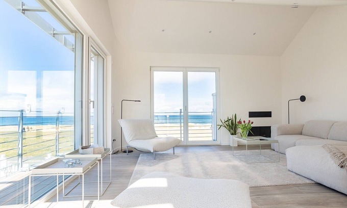 Kalifornien Apartment | Apartment 'Ferienwohnung Steuerbord' with Sea View, Balcony and Wi-Fi