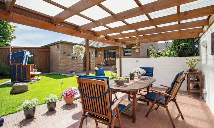 Suderstapel Apartment | Apartment 'Ferienwohnung Stolle' with Terrace, Garden and Wi-Fi