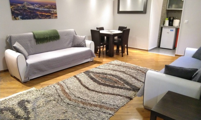 Lisicji Potok Apartment | Apartment Dedinje - Free WiFi Free Street Parking - 60 sqm 646 sqft - Entire APT