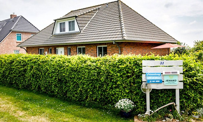 Großegaarde Apartment | Apartment 'Deich Und Meer' with Private Terrace, Private Garden and Wi-Fi